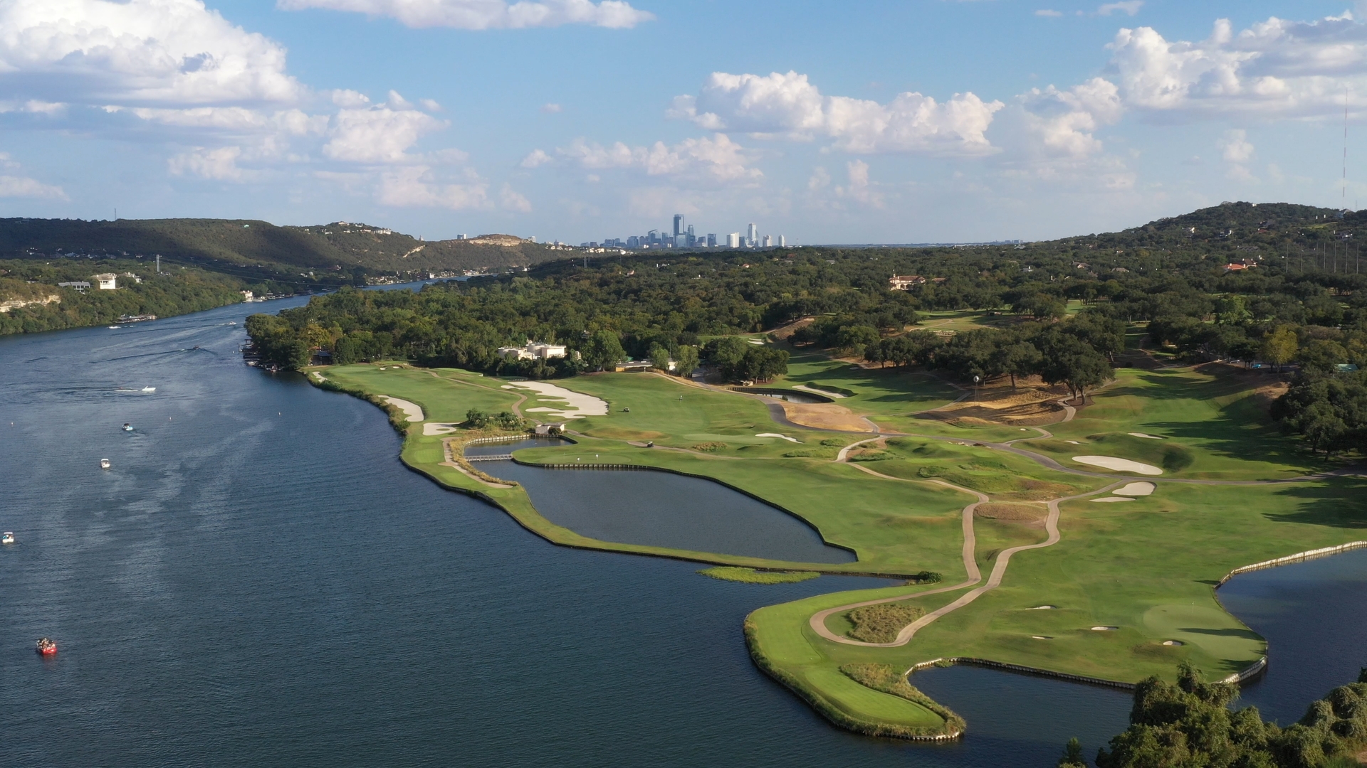 Aerial photograph of a golf course